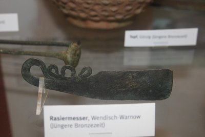 Бритва эпохи бронзы.jpg (31.18 КБ) 12385 просмотров Бритва эпохи бронзы.jpg