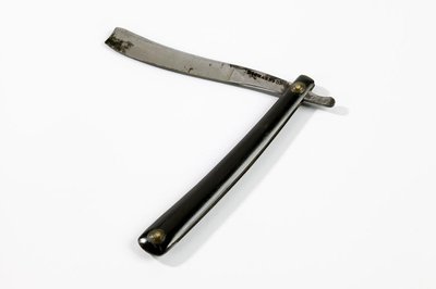 Бритва, изготовленная Ричардсоном примерно в 1820 году и используемая Джоном Дальтоном.jpg (20.9 КБ) 12400 просмотров Бритва, изготовленная Ричардсоном примерно в 1820 году и используемая Джоном Дальтоном.jpg