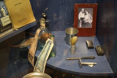 Бритвенные принадлежности Зощенко.jpg (39.57 КБ) 12534 просмотра Бритвенные принадлежности Зощенко.jpg