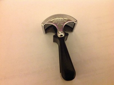 Vintage-Wilkinson-Sword-Dry-Rocking-Razor-From-1940s-_57.jpg