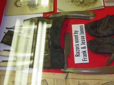 Джесси Джеймс- бритвы.jpg (388.13 КБ) 11583 просмотра Джесси Джеймс- бритвы.jpg