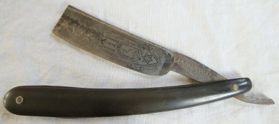 masonic-engraving-straight-razor_1_8ce97a8eccd20ab2ca7ec8bfe1139bf7.jpg