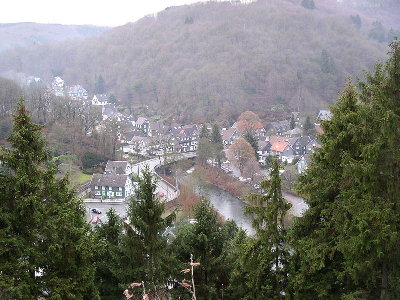 Schloss_Burg.jpg (121.47 КБ) 38240 просмотров Schloss_Burg.jpg