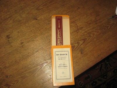maxotte box1.jpg