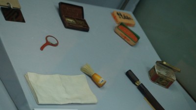 Бритвенные принадлежности Чойбалсана.jpg (71.85 КБ) 11448 просмотров Бритвенные принадлежности Чойбалсана.jpg