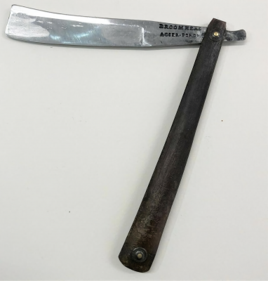 antique-broomhead-straight-razor_1_e12dd56636cd83b924c06dfb77c47cd4 (2)_waifu2x_photo_noise3_scale.png